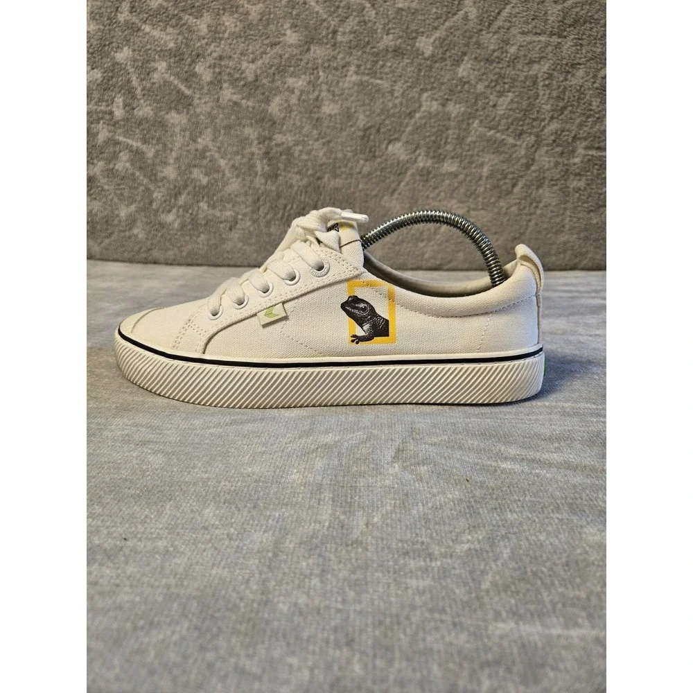 Cariuma OCA Low White Canvas Sneakers Women's 8 Men's 6.5 Sustainable